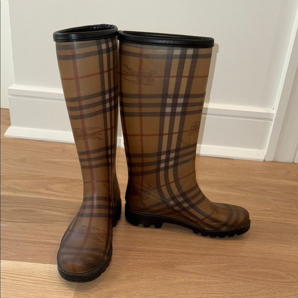 Burberry Rain Boots - Picture 1 of 5